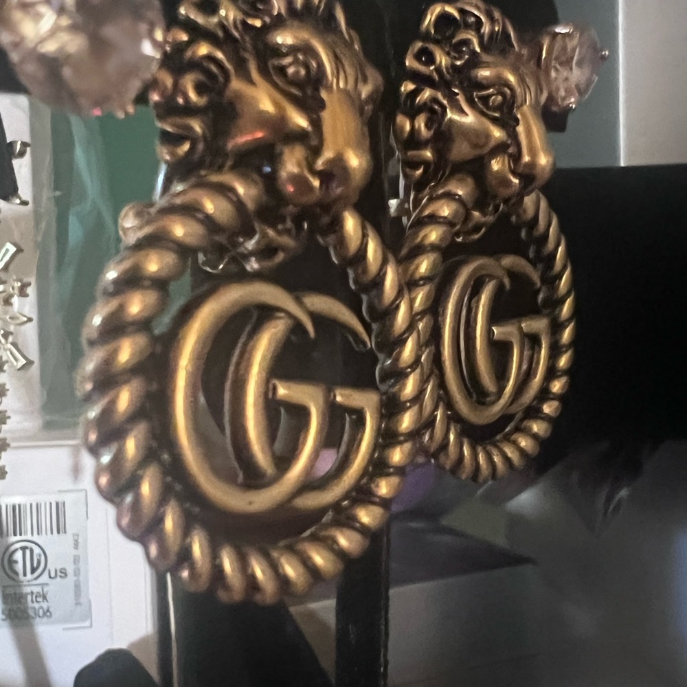 Gucci Lion Head Double G clip on earrings, complete with bag, box & pouch - Picture 7 of 12